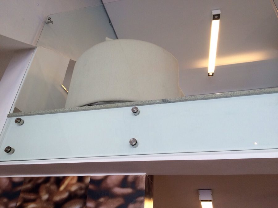 Guarda-corpo em alumínio instalado em obra da Esquadrilar, Arujá
